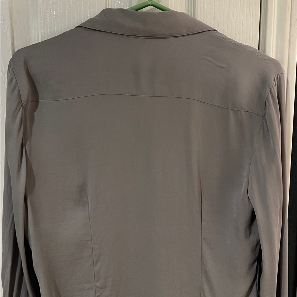 Theory Grey Gorgeous Silk Classic Fitted Collared Long Sleeve Blouse - S/M - Picture 4 of 16